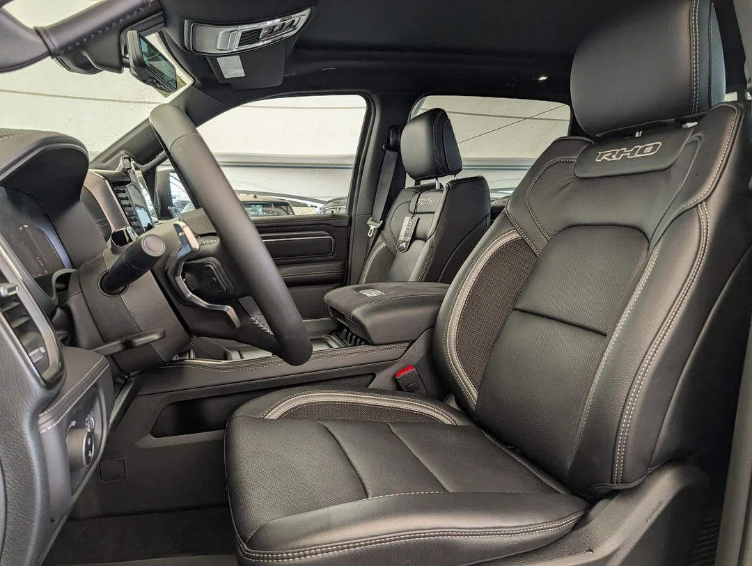 New 2026 Black RAM RHO - - 4x4 - 3.0L I6 HO Twin Turbo - Harman Kardon Sound - Head-Up Display & More! image 16