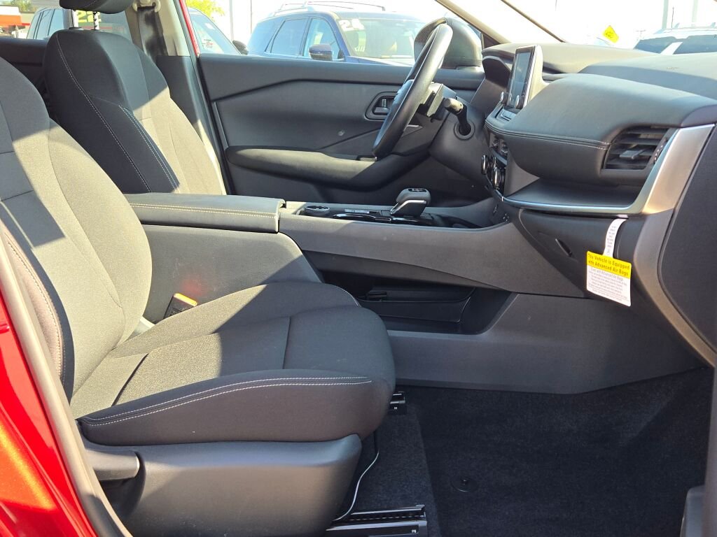 2025 Nissan Rogue S - Photo 6