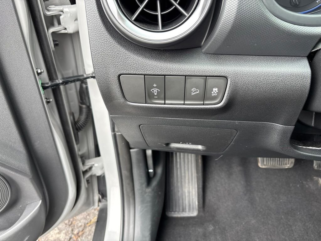 Used 2023 Silver Hyundai SEL image 31