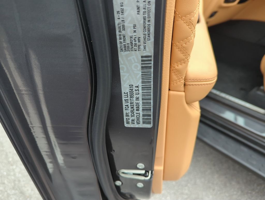 New 2026 Baltic Gray Metallic Clear-Coat Exterior Paint Jeep Summit image 44