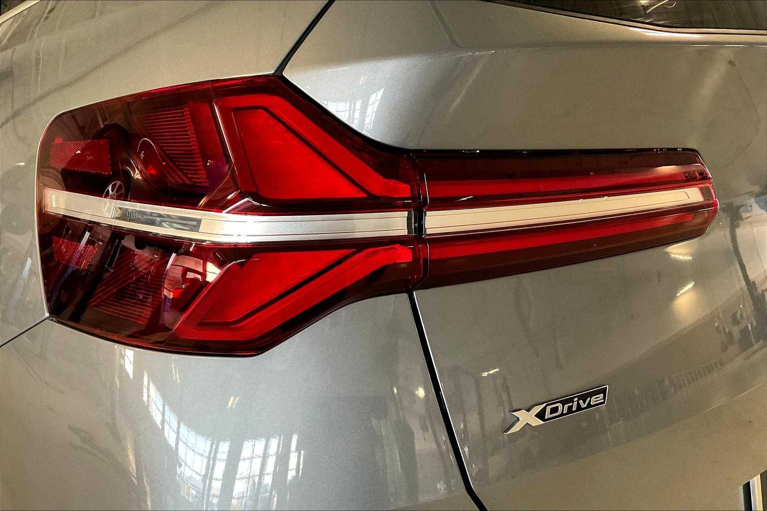 2026 BMW X3 30 - Photo 14