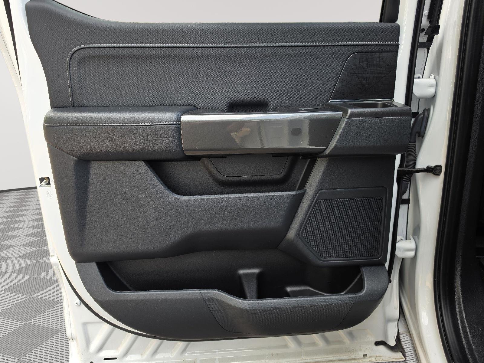 Used 2023 Oxford White Ford XLT image 6
