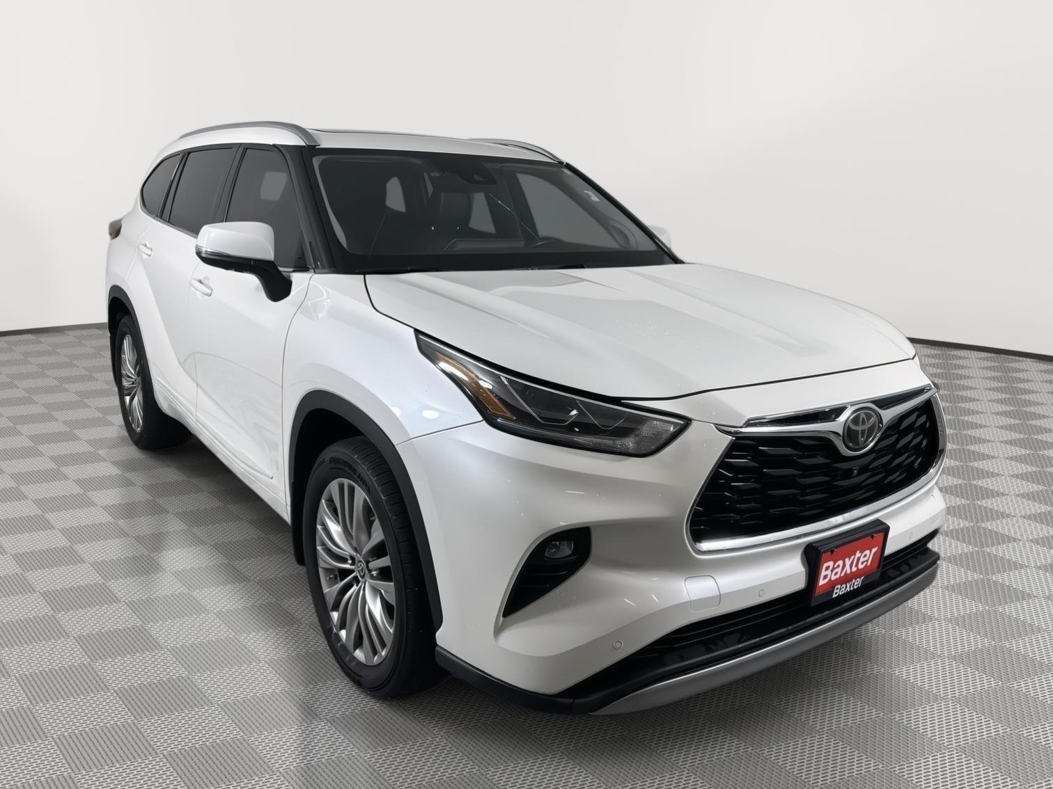 Used 2021 Blizzard Pearl Toyota Platinum image 1