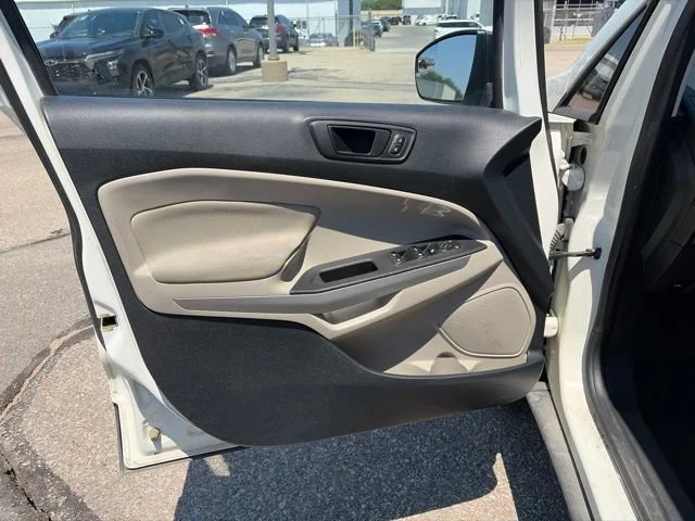 Used 2020 White Ford S image 2
