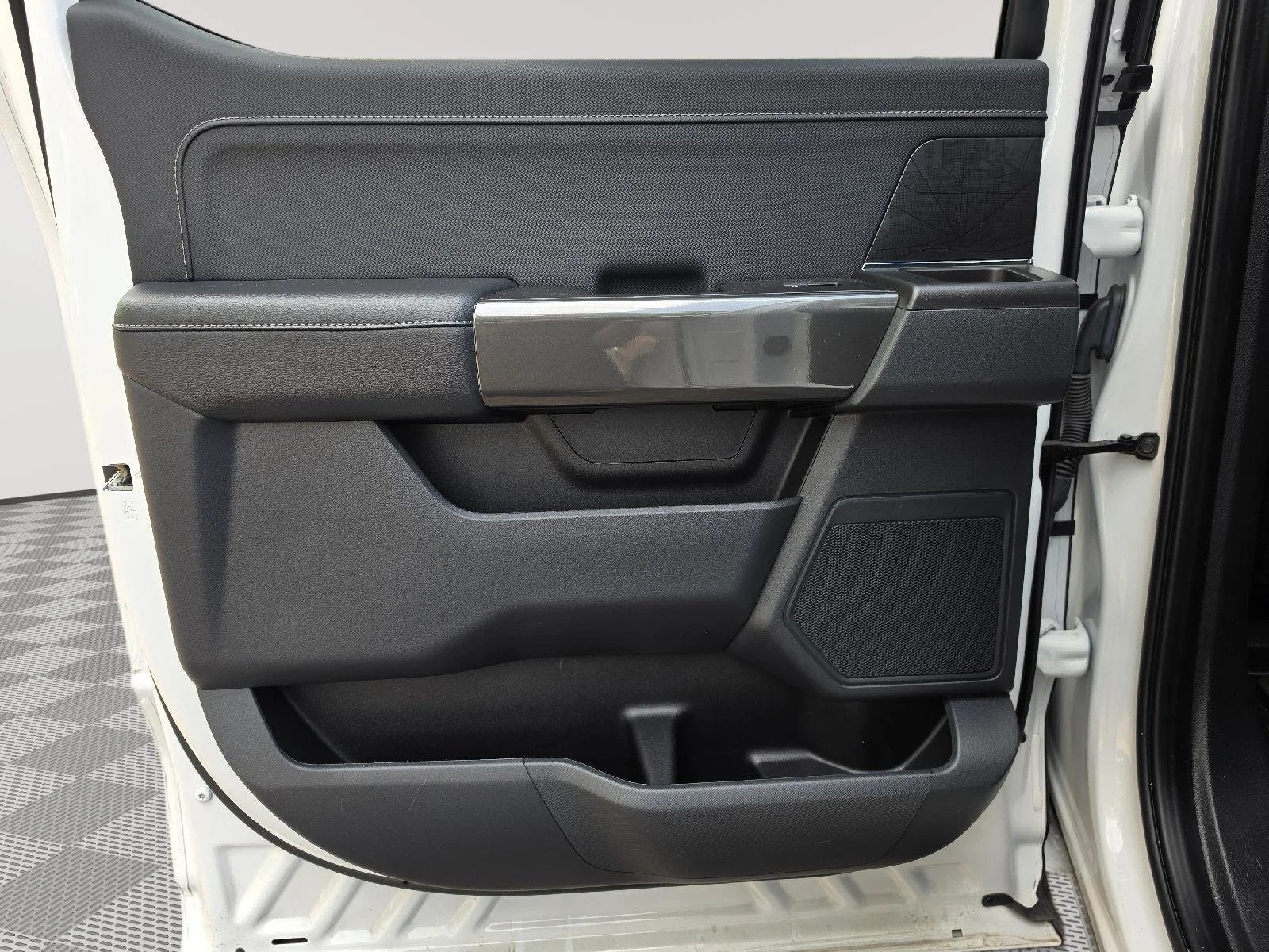 Used 2023 Oxford White Ford XLT image 6