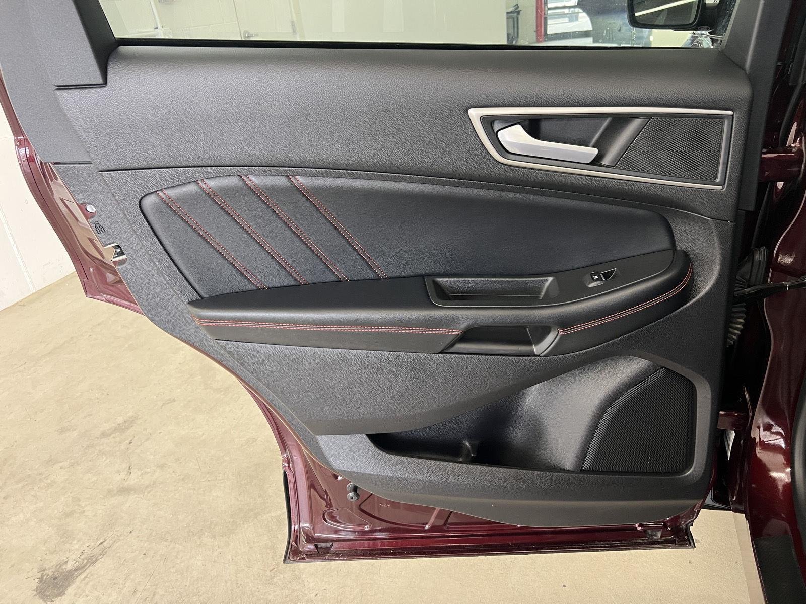 2021 Ford Edge ST-Line - Photo 24