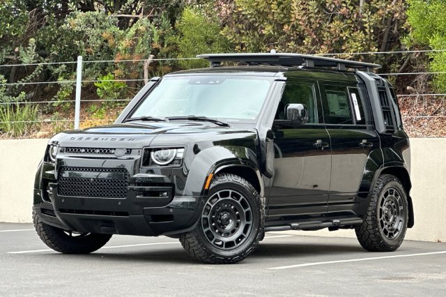 New 2026 Narvik Black Land Rover  image 1