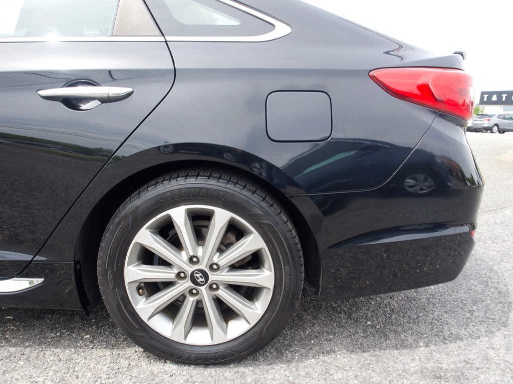 Used 2017 Black Hyundai Limited image 11