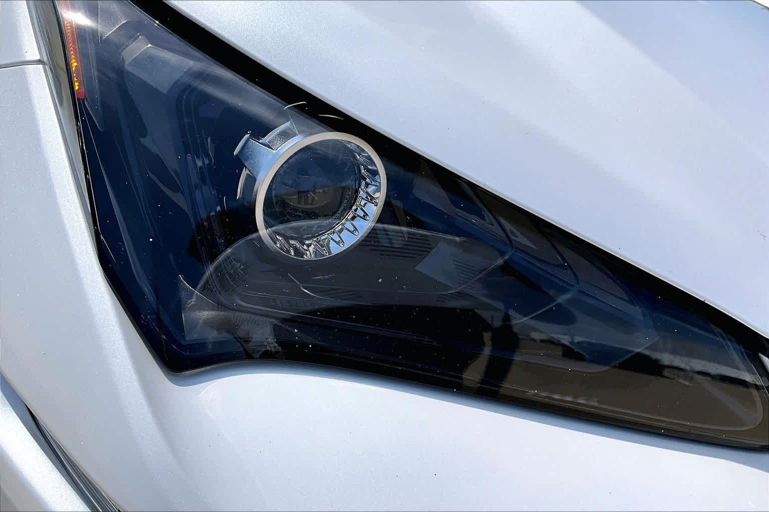 Used 2021 Eminent White Pearl Lexus  image 28