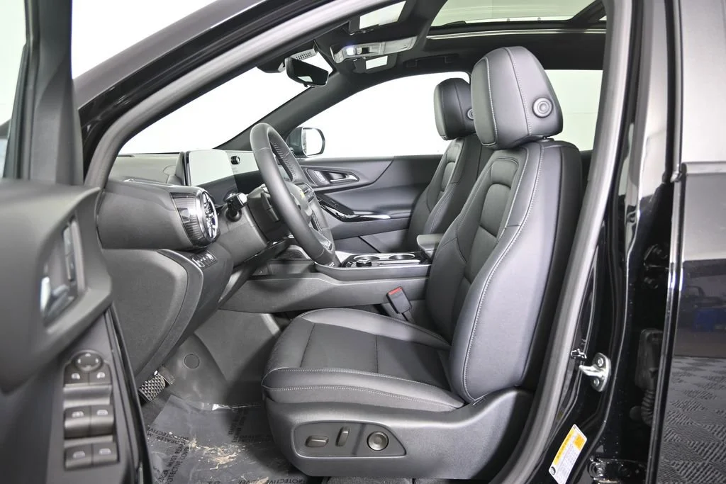 New 2026 Mosaic Black Metallic Chevrolet LT image 20