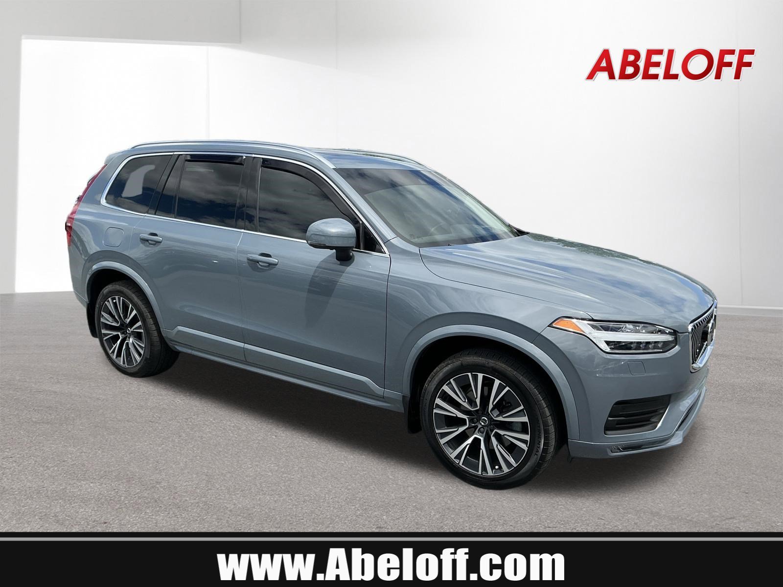 2022 Volvo XC90 T6 Momentum AWD's photo