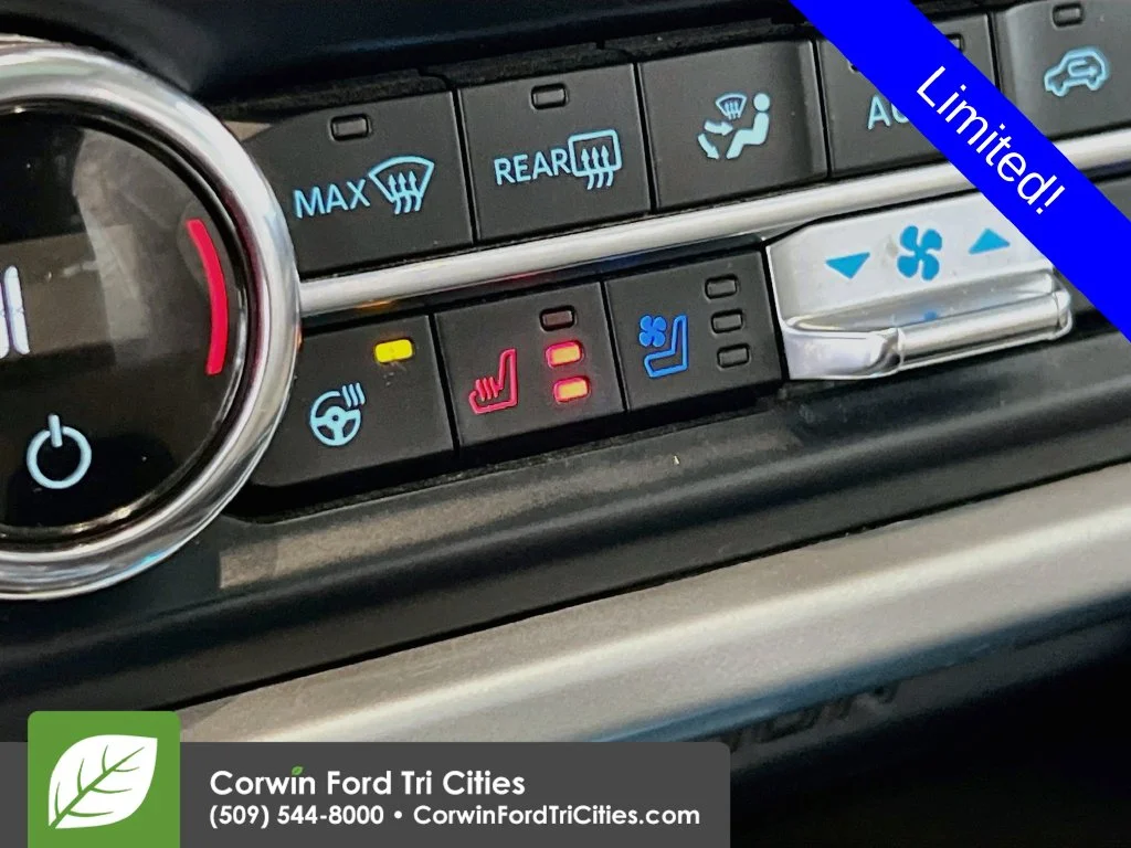 Used 2022 Blue Ford Limited image 25