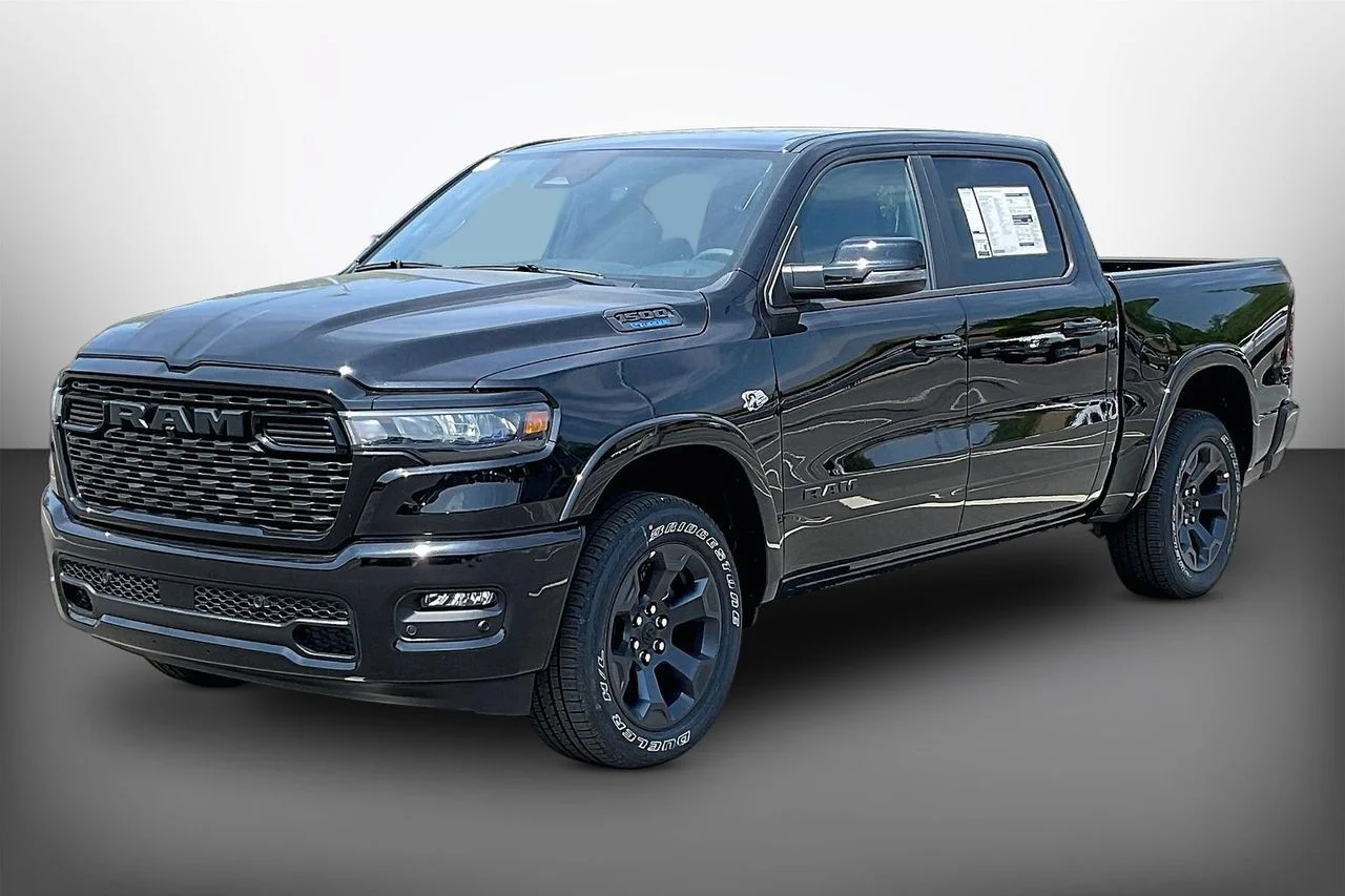 New 2026 Diamond Black Crystal Pearlcoat RAM Big Horn/Lone Star image 4
