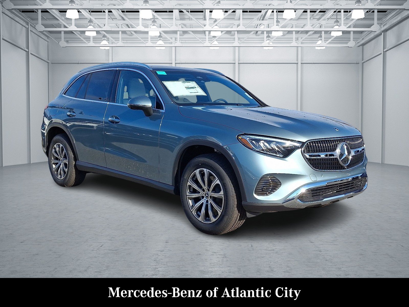 New 2026 Verde Silver Metallic Mercedes-Benz GLC 300 image 1
