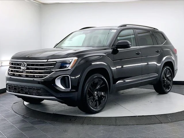 New 2026 Black Volkswagen SE w/Technology image 4