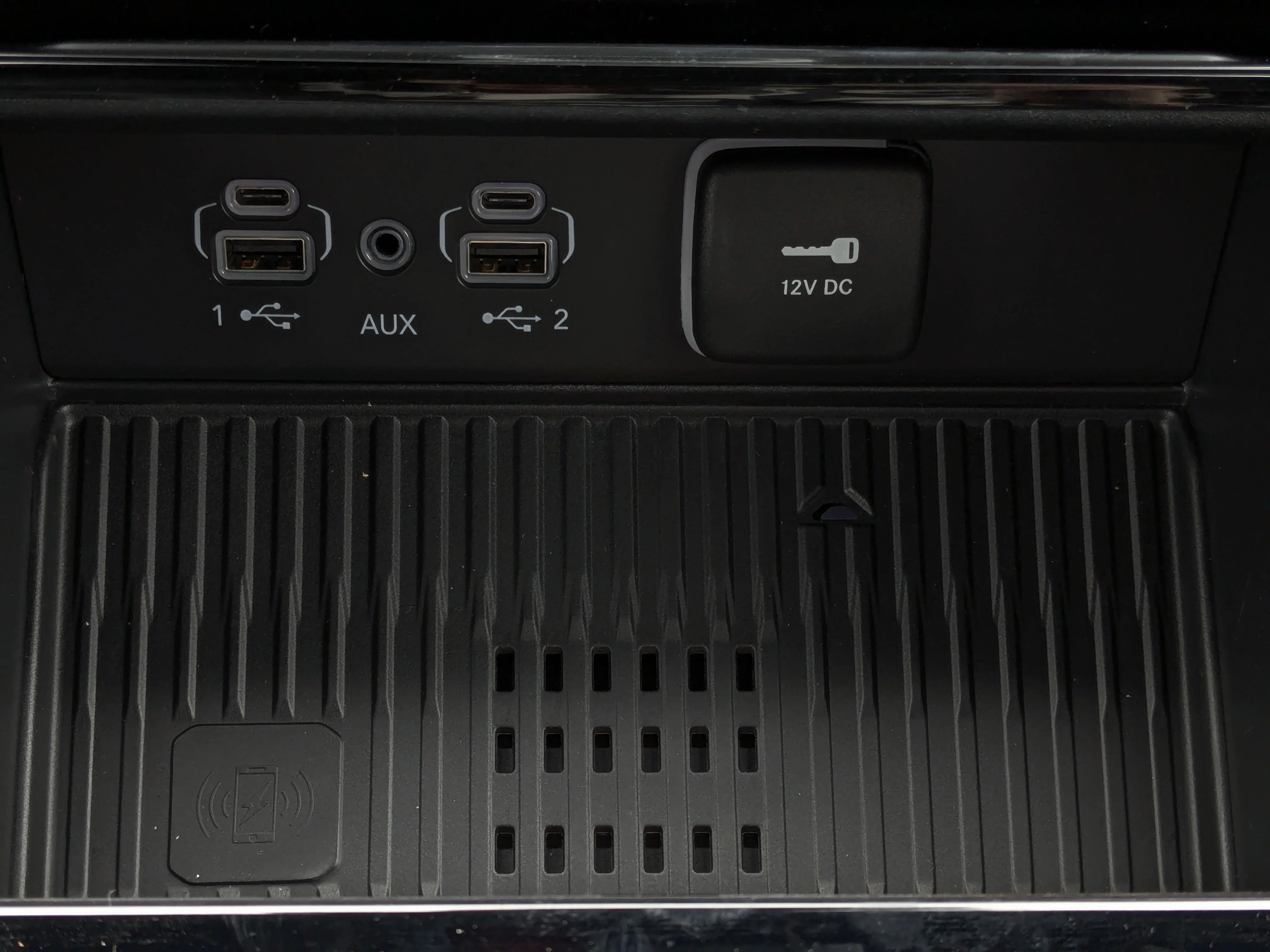 New 2026 Black Jeep Limited - - 20 Gloss Black Wheels - Luxury Tech II - Remote Start & More! image 26