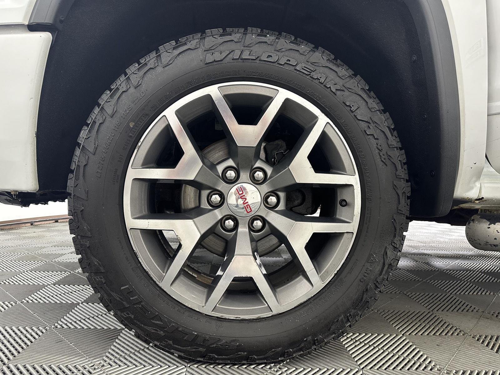 Used 2018 Summit White GMC SLT image 36