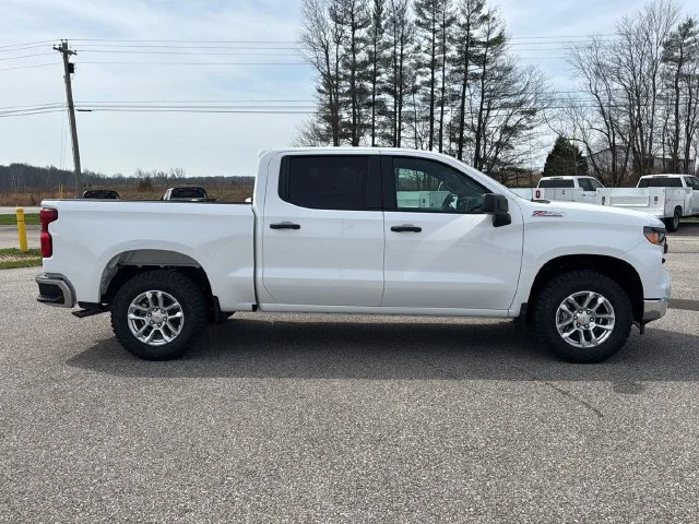 New 2026 Summit White Chevrolet WT image 7