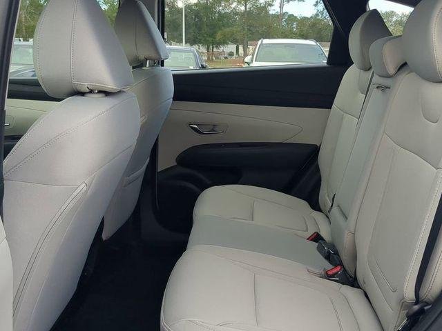 2025 Hyundai Tucson SE - Photo 14