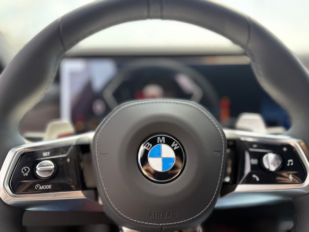 2025 BMW 7 Series 760i - Photo 11