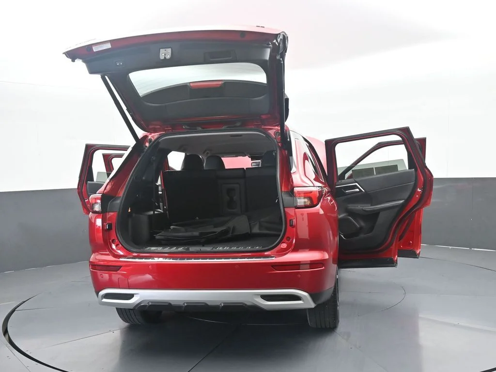 Used 2024 Red Mitsubishi SE Black Edition image 69