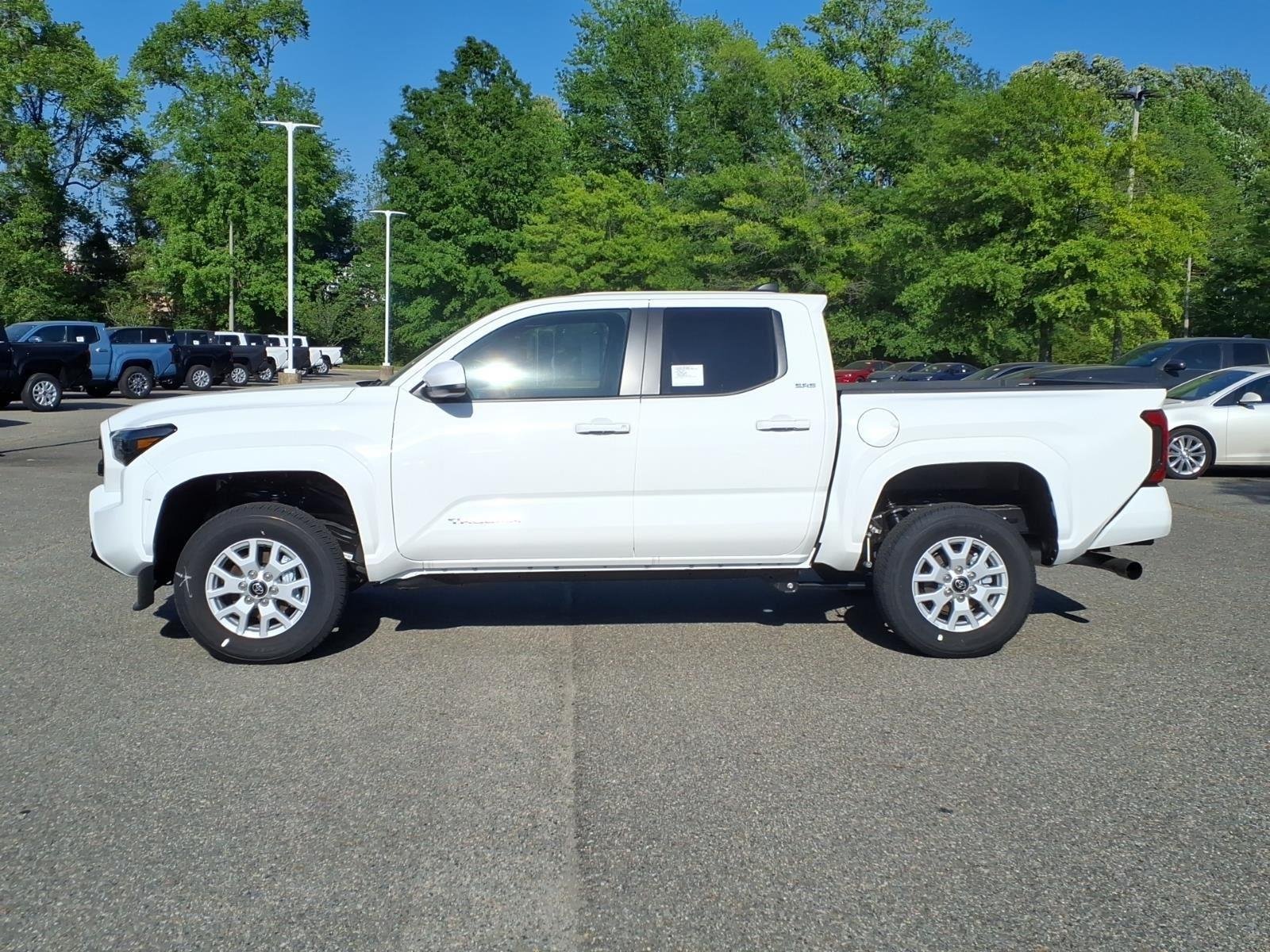New 2026 Ice Cap Toyota SR5 image 11