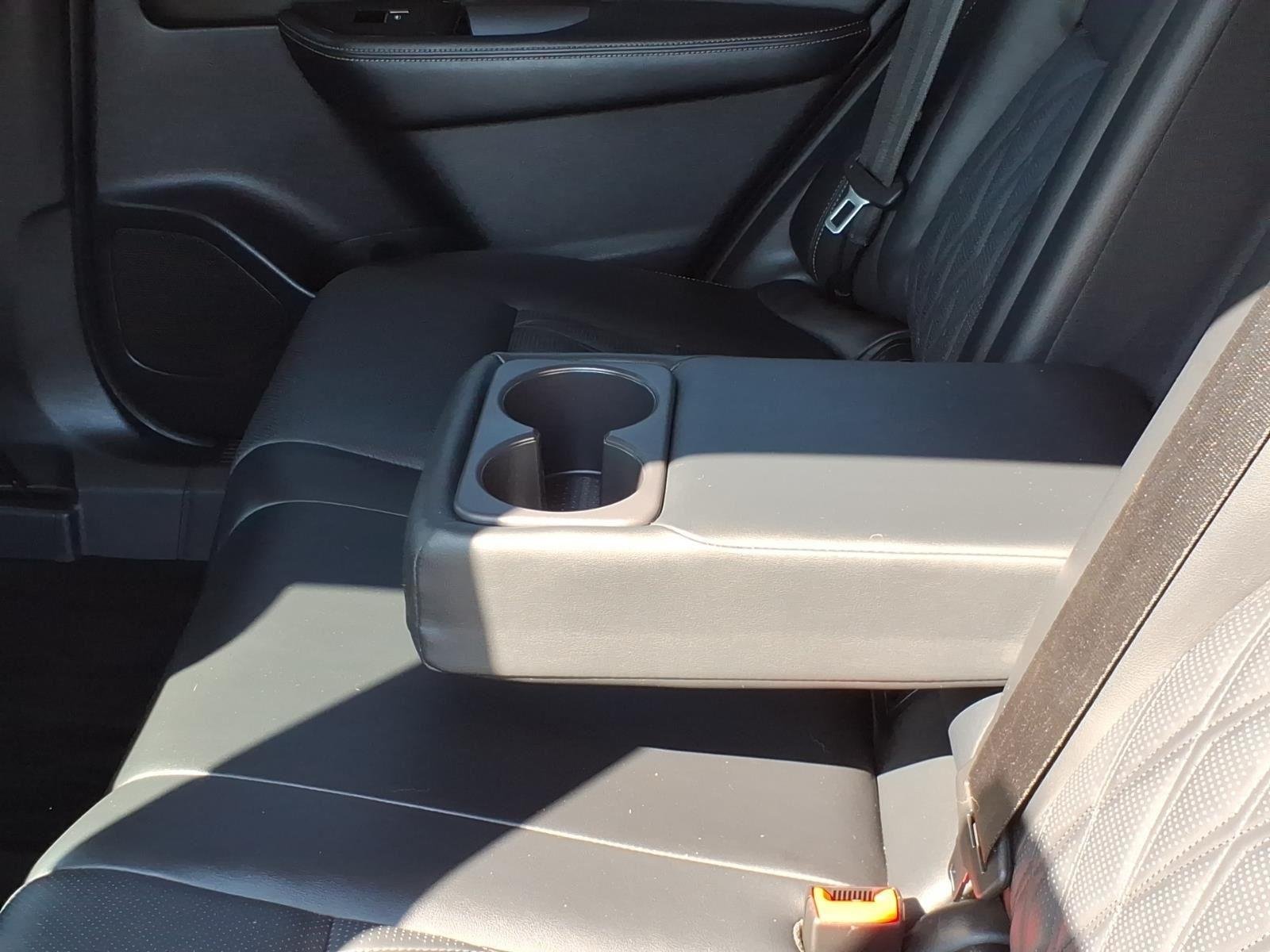 Used 2022 Brilliant Silver Metallic Nissan Platinum image 23