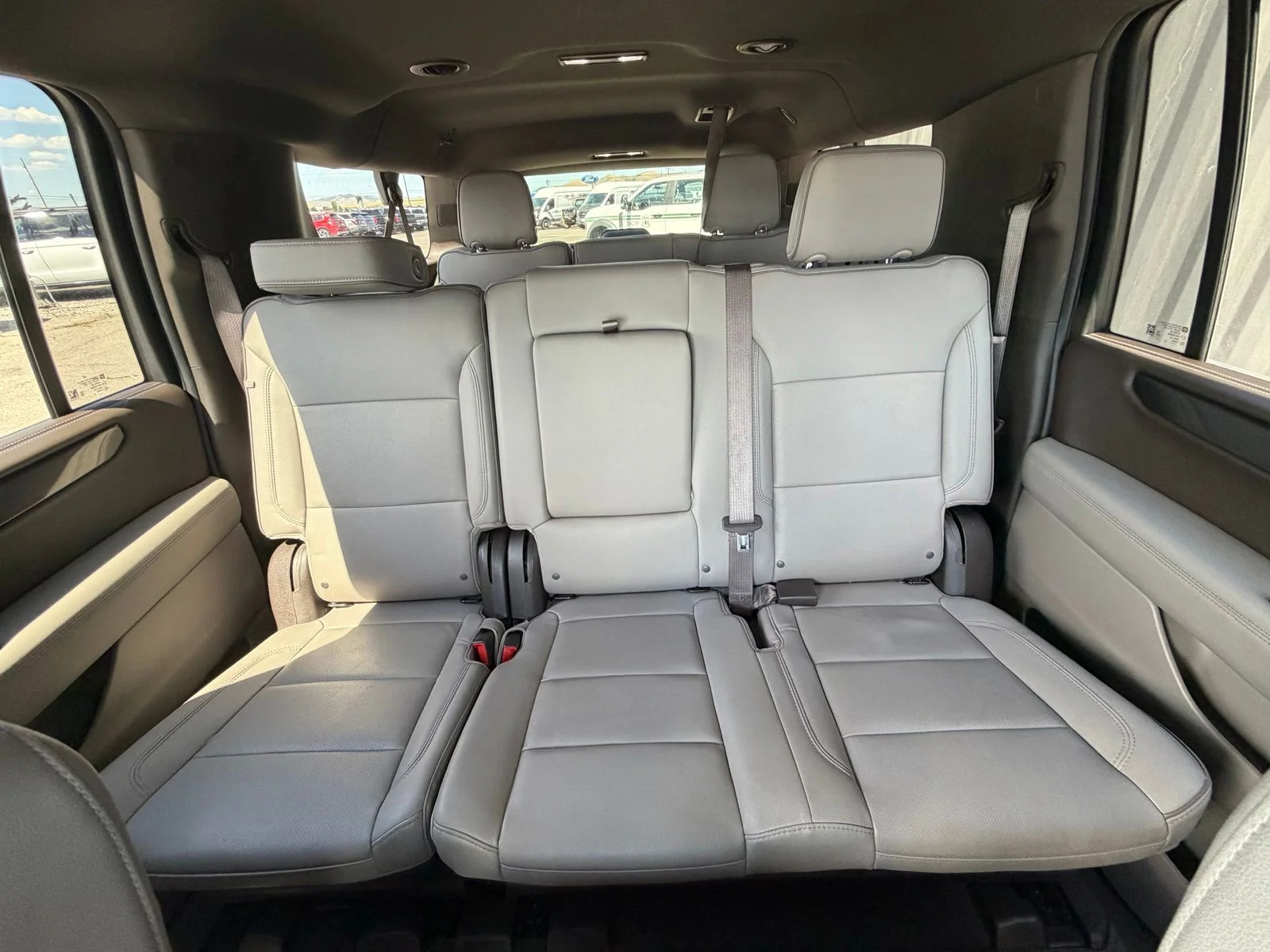 Used 2025 White GMC Elevation image 23