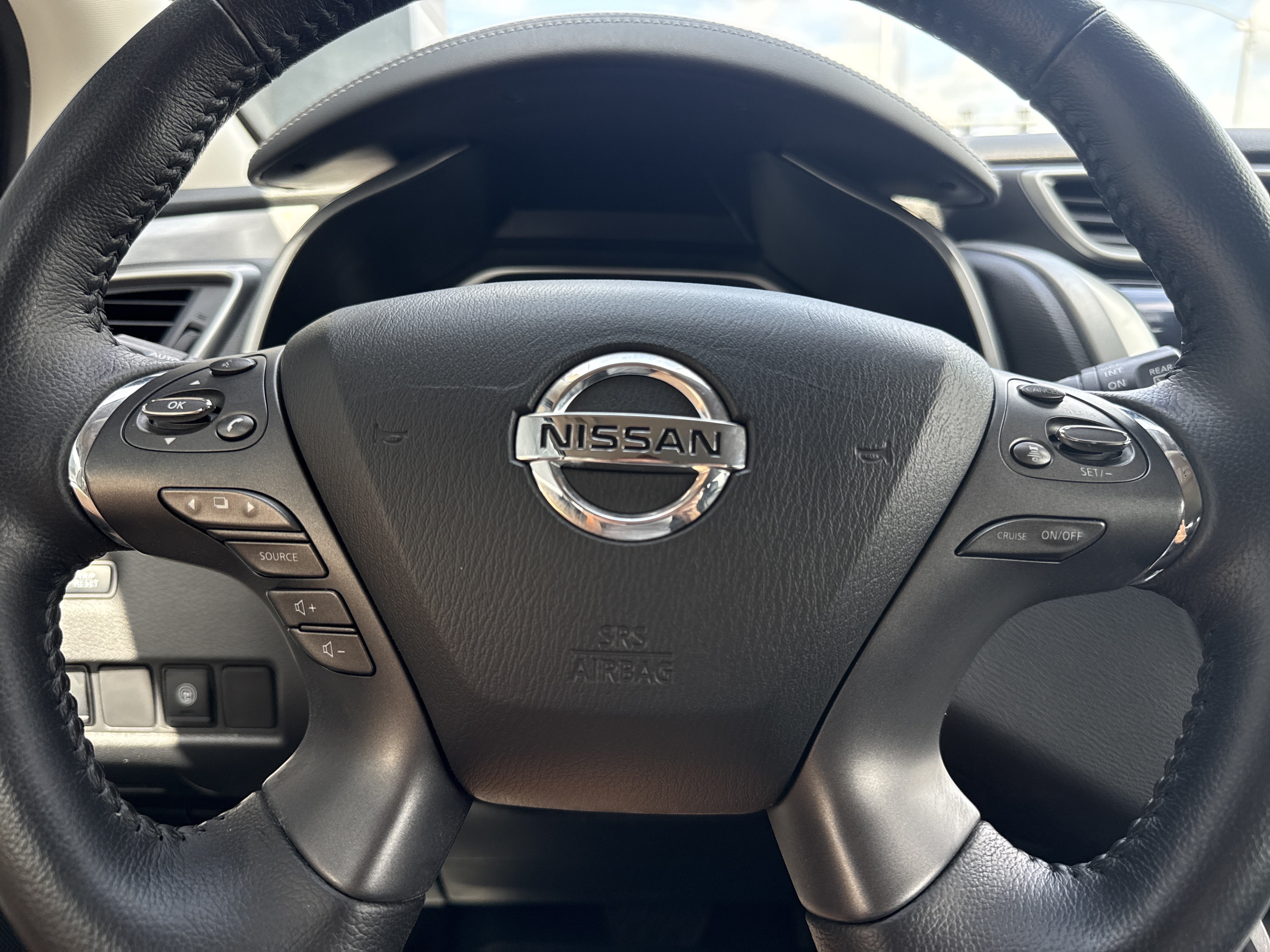 Used 2022 Pearl White Tricoat Nissan SV AWD image 20