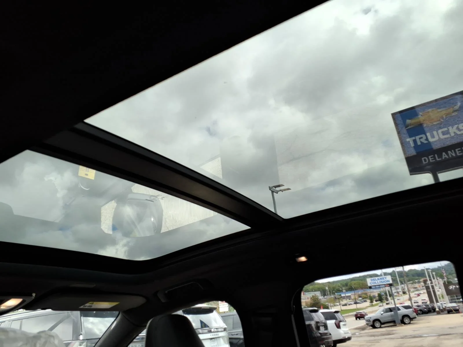 New 2026 Onyx Black Volvo Ultra Black Edition image 7