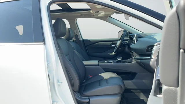New 2026 Everest White Pearl TriCoat Nissan Dark Armor™ image 22