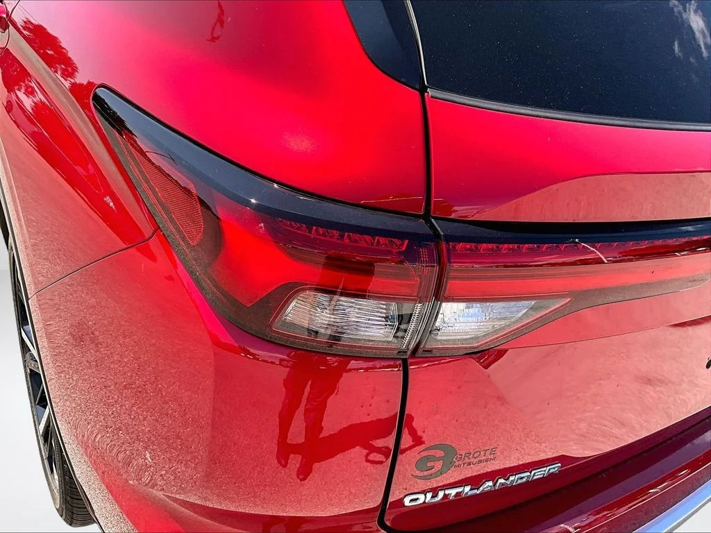 Used 2024 Red Mitsubishi SEL image 31