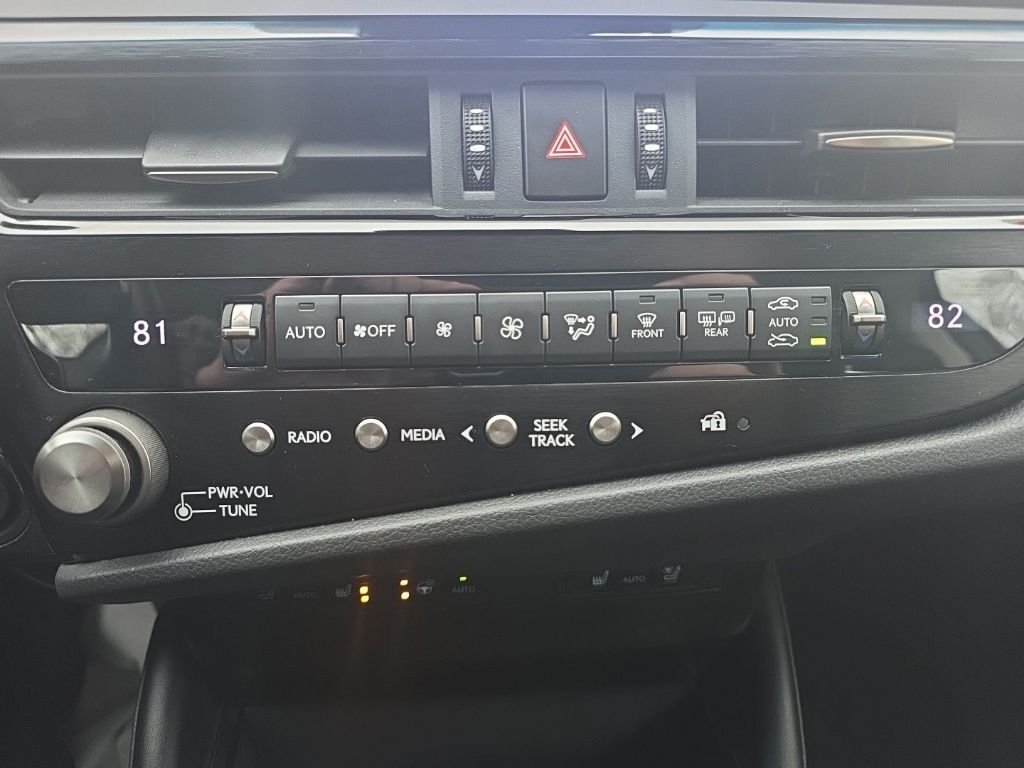 2024 Lexus ES 350 - Photo 34