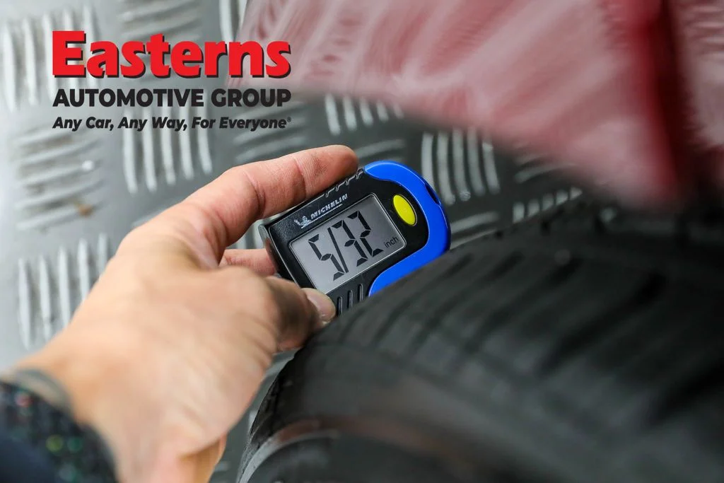 Used 2023 Red Nissan 2.5 SV image 28