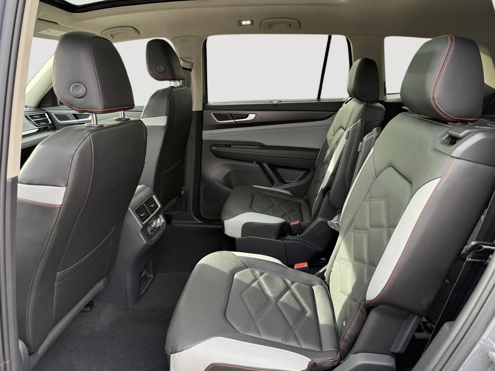 New 2026 Pure Gray Volkswagen 2.0T Peak Edition image 10
