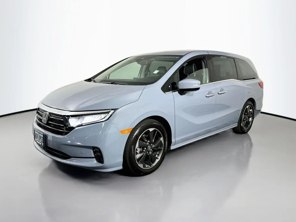 Used 2023 Sonic Gray Pearl Honda Elite image 4
