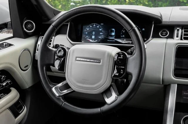 Used 2019 White Land Rover 5.0L V8 Supercharged image 22