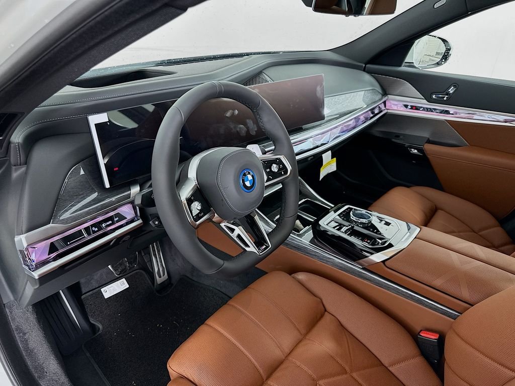 2025 BMW 7 Series 750e - Photo 9