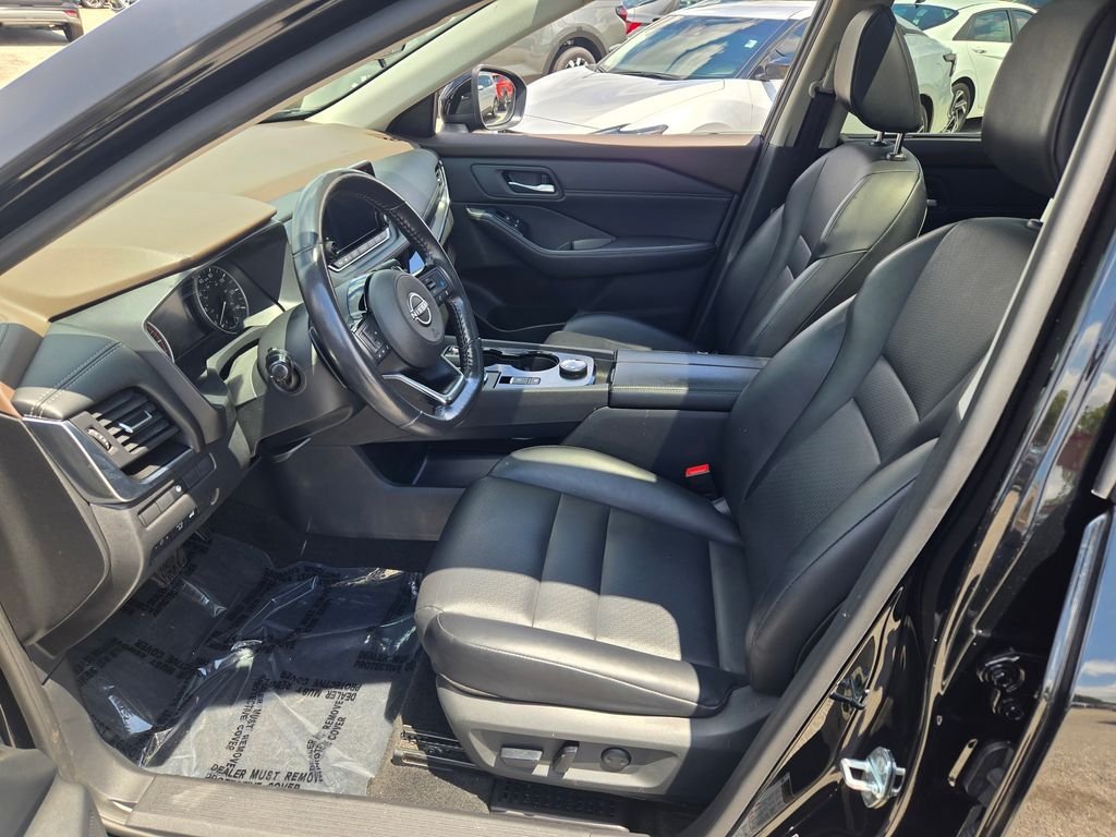 Used 2023 Black Nissan SV image 31