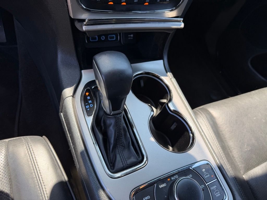 Used 2018 Sangria Metallic Clearcoat Jeep Overland image 36