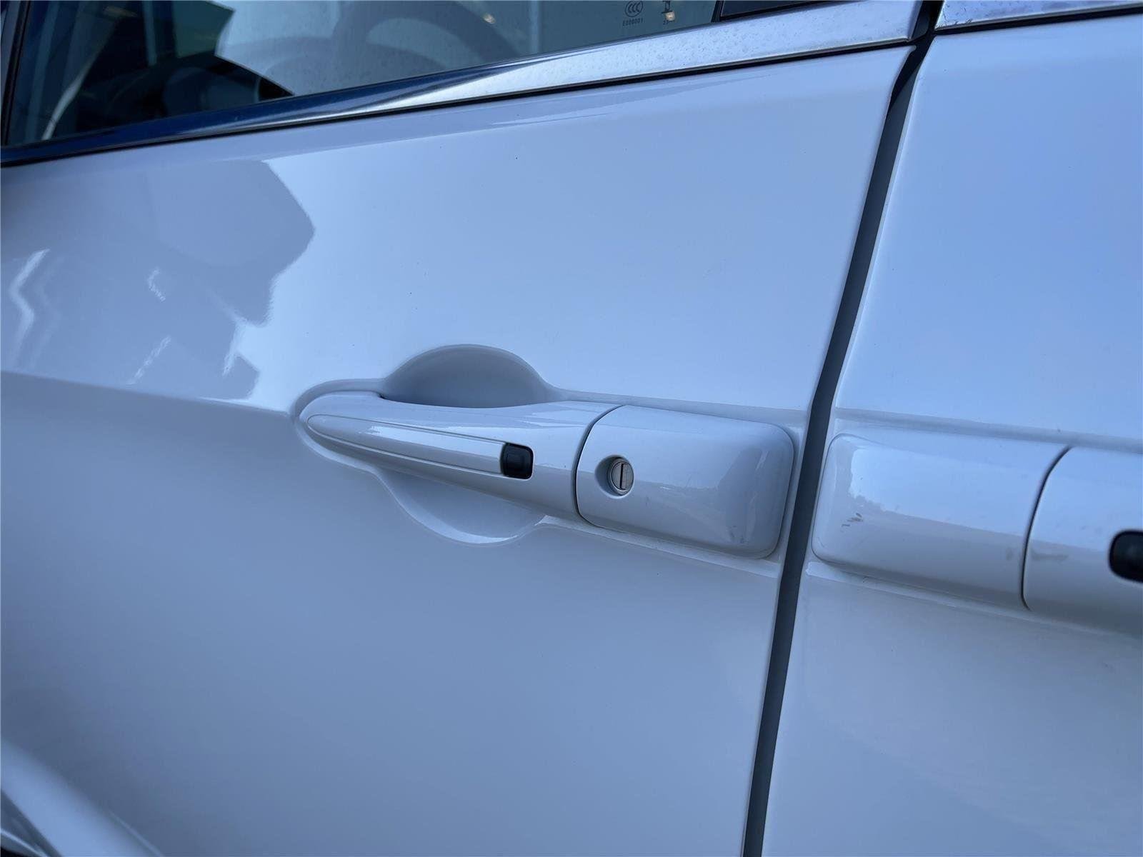 Used 2024 Bright White Clearcoat Chrysler Touring L image 11