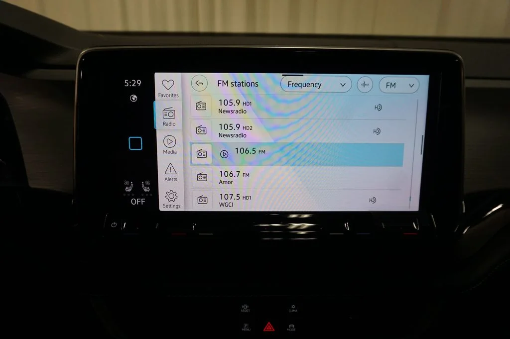 New 2026 Black Volkswagen 2.0T SE w/Technology image 16