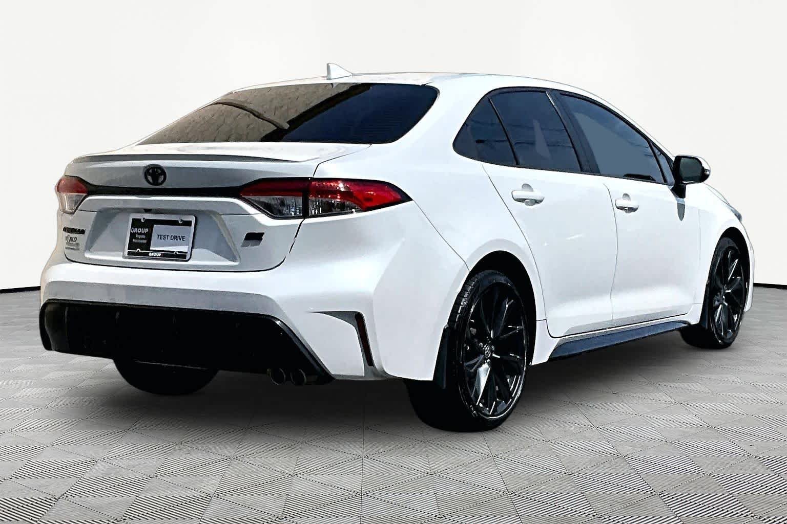 Used 2025 Wind Chill Pearl Toyota SE image 13