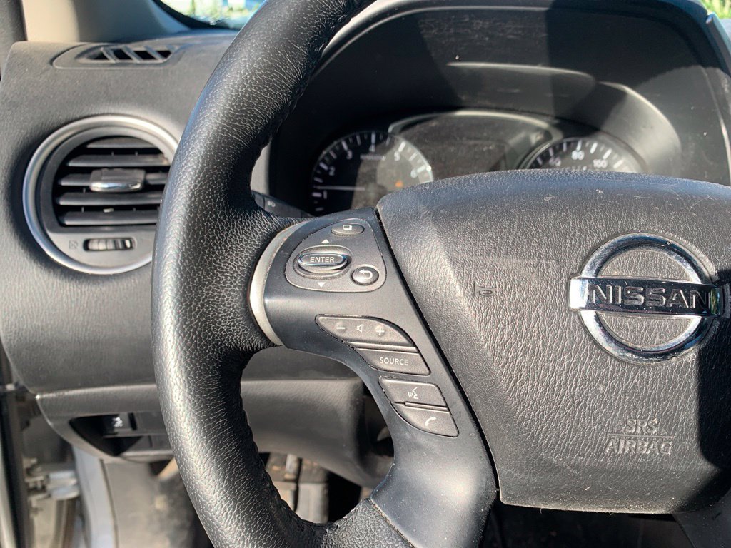 Used 2018 Brilliant Silver Metallic Nissan SV image 13