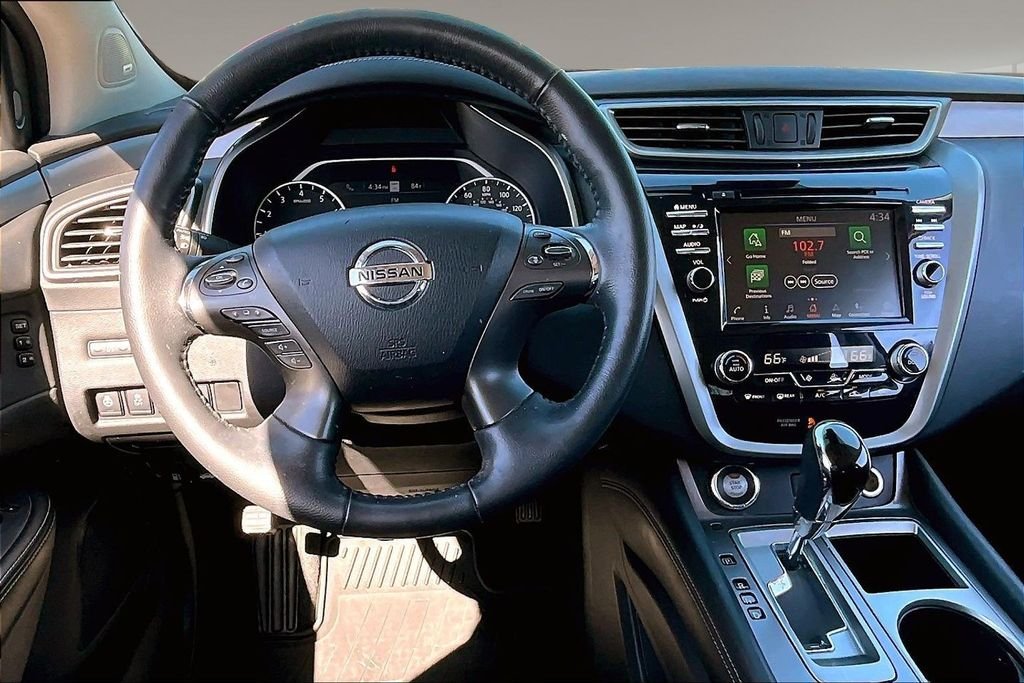 Used 2021 White Nissan SL image 5
