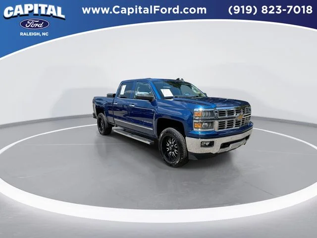 Used 2015  Chevrolet LTZ image 2