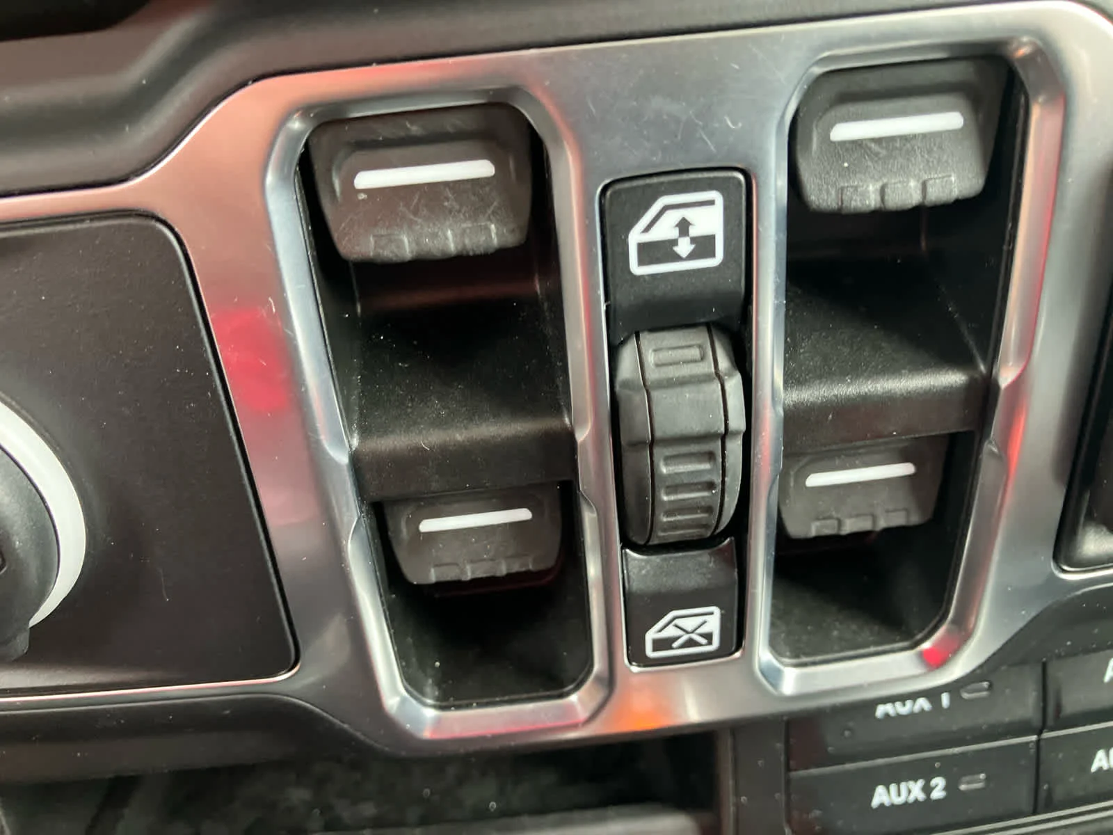 Used 2023 Bright White Clearcoat Jeep Sport S image 33