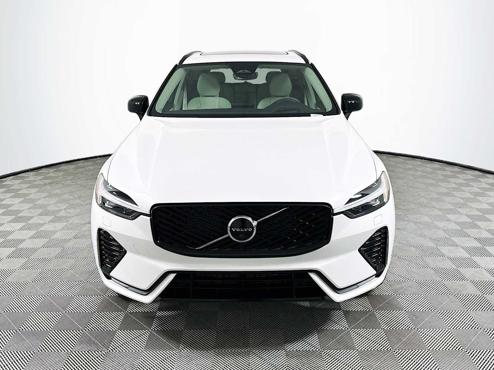 New 2026 Crystal White Volvo Ultra image 2