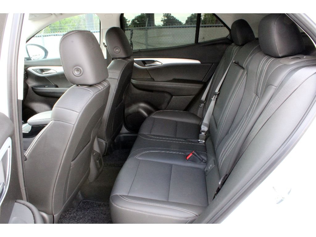 Used 2024 White Frost Tricoat Buick Avenir image 23