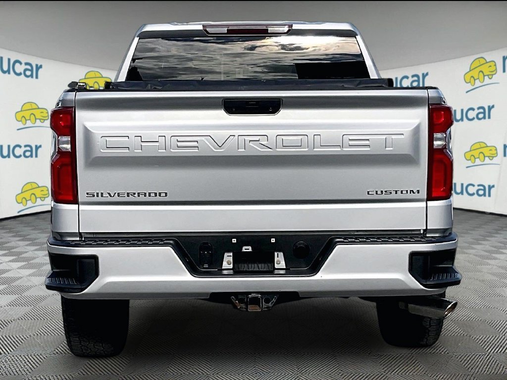 Used 2021 Silver Chevrolet Custom image 5